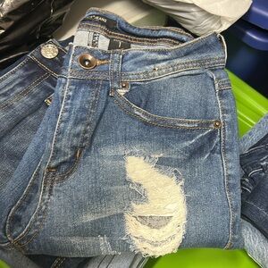 𝅺RedFox distressed jeans